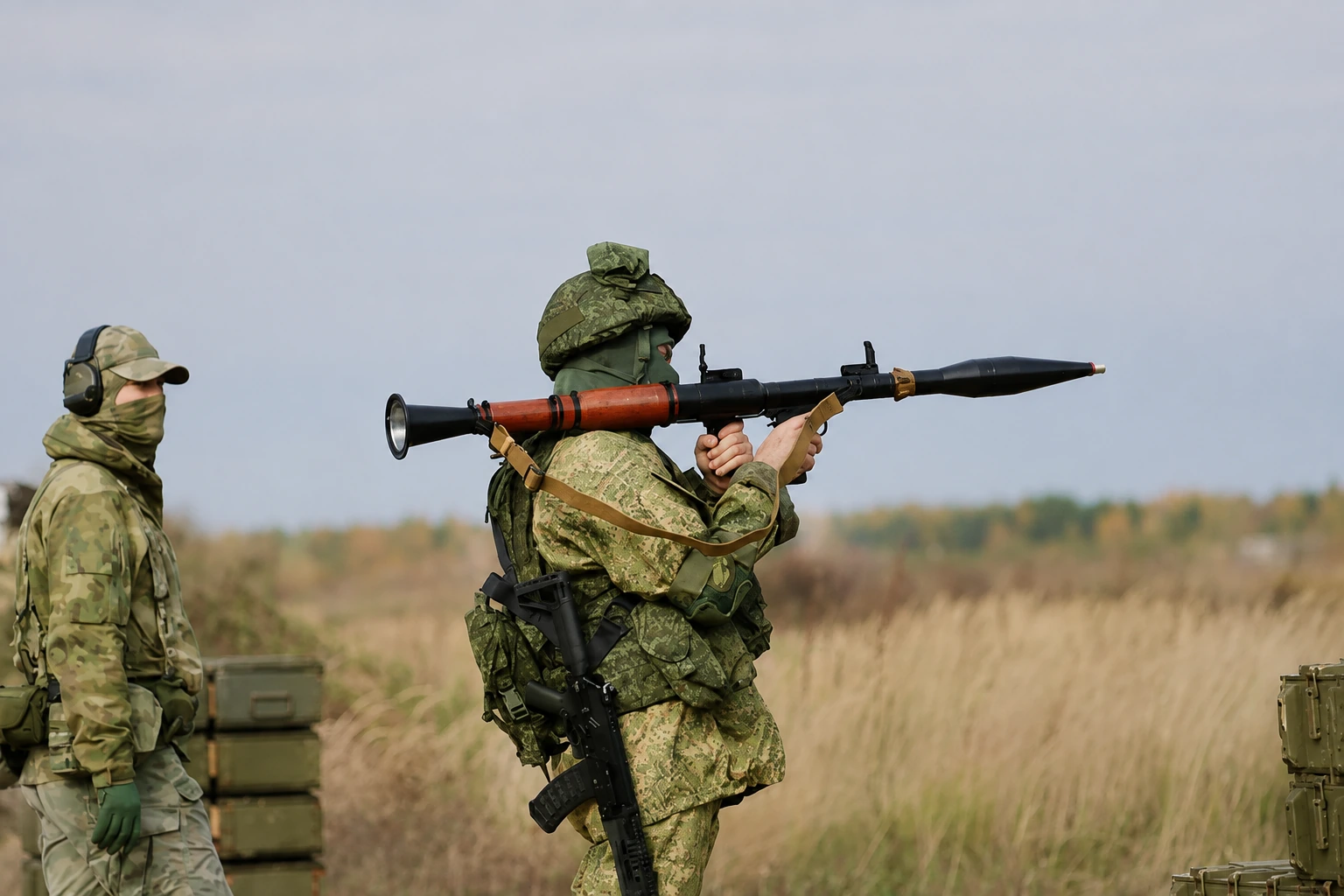 Гранатомётчик с РПГ-7 на огневом рубеже